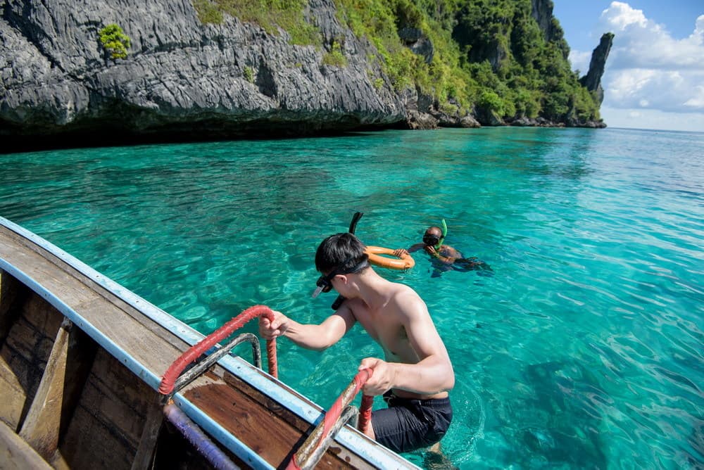Blue Sea longtail boat tour in Phi Phi Islands, photo 9